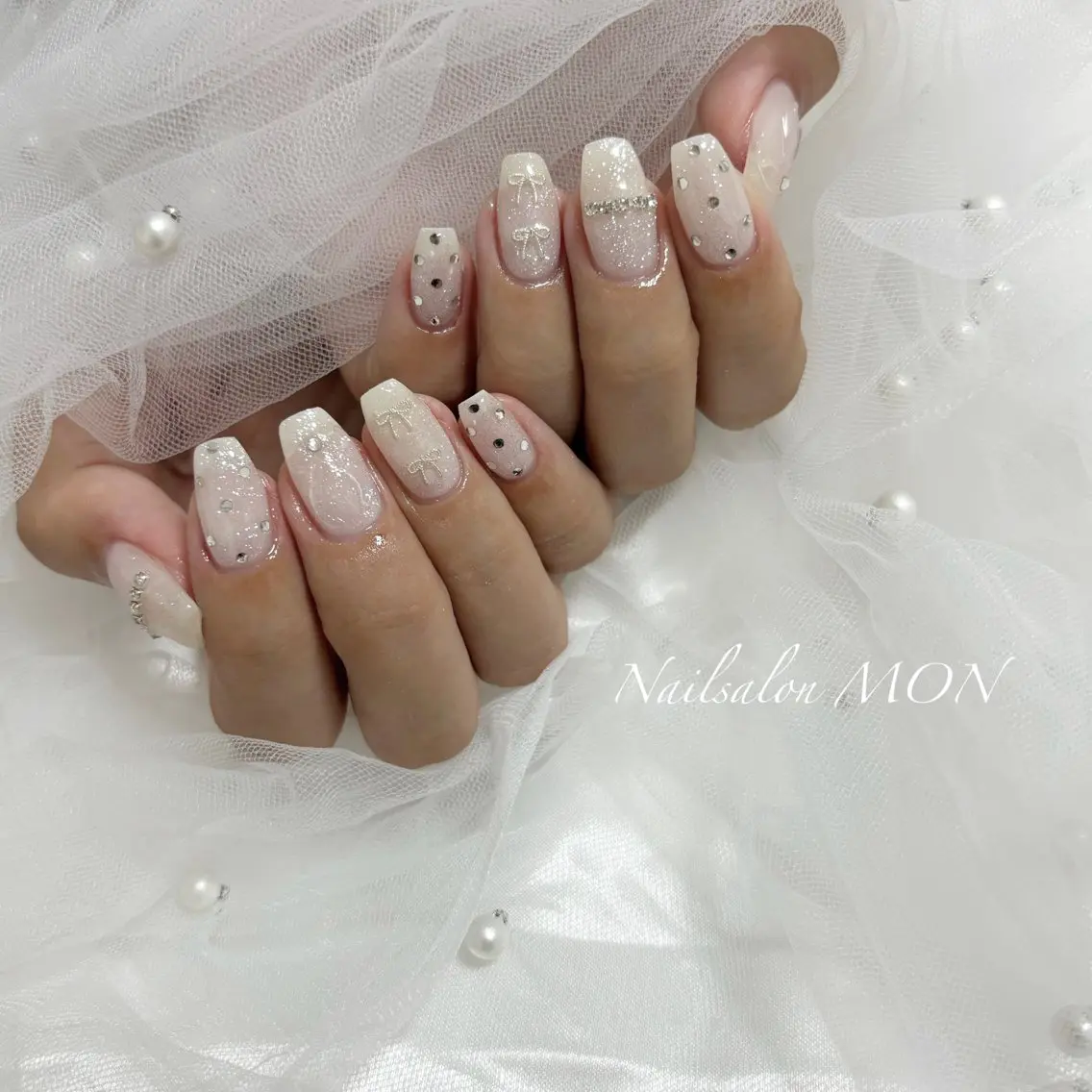 ネイル ストーンネイル ハンドネイル Nailsalon MONのネイルデザイン