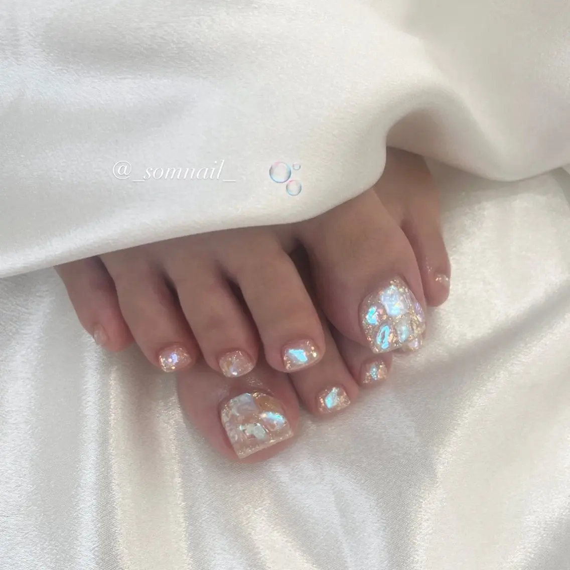 ネイル フットネイル ジェルネイル キラキラネイル 韓国ネイル ストーンネイル SOM NAILのネイルデザイン