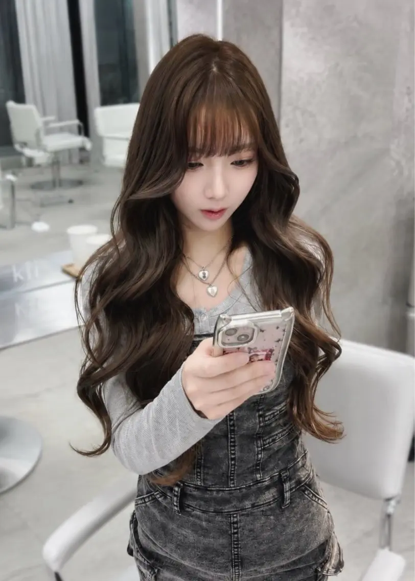 ロング カラー ロングレイヤー ブラウンカラー 透明感カラー 韓国風ヘア レイヤーカット カット ヘアカラー トリートメント ちい/韓国レイヤー /グレージュのヘアスタイル