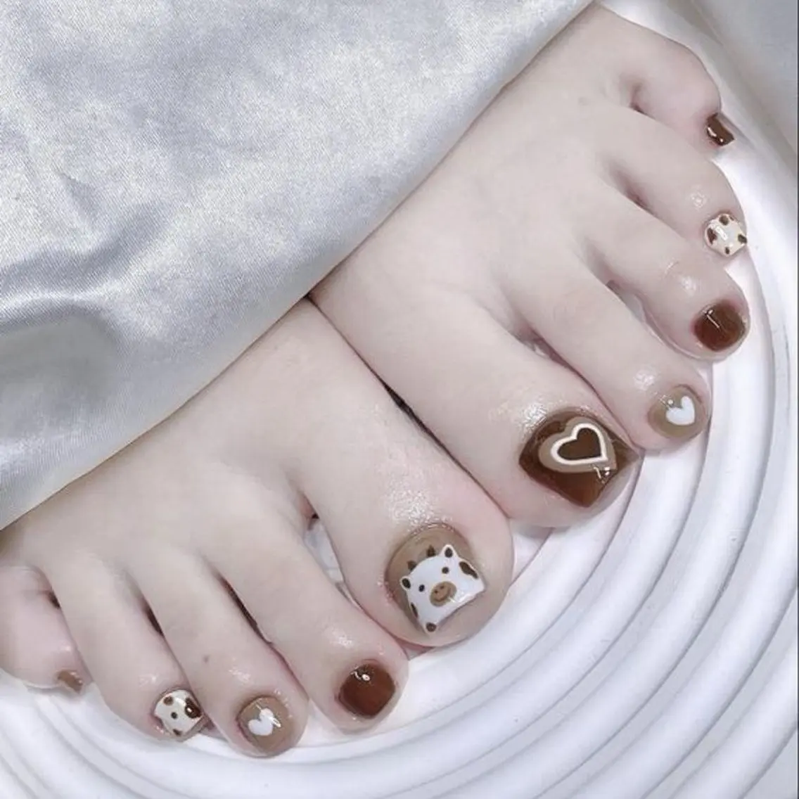 ネイル フレンチネイル ジェルネイル 韓国ネイル マグネットネイル マグネットフレンチ akina nailsのネイルデザイン