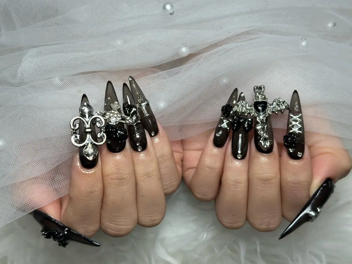 ネイル アートネイル NIE NAIL Luxeのネイルデザイン