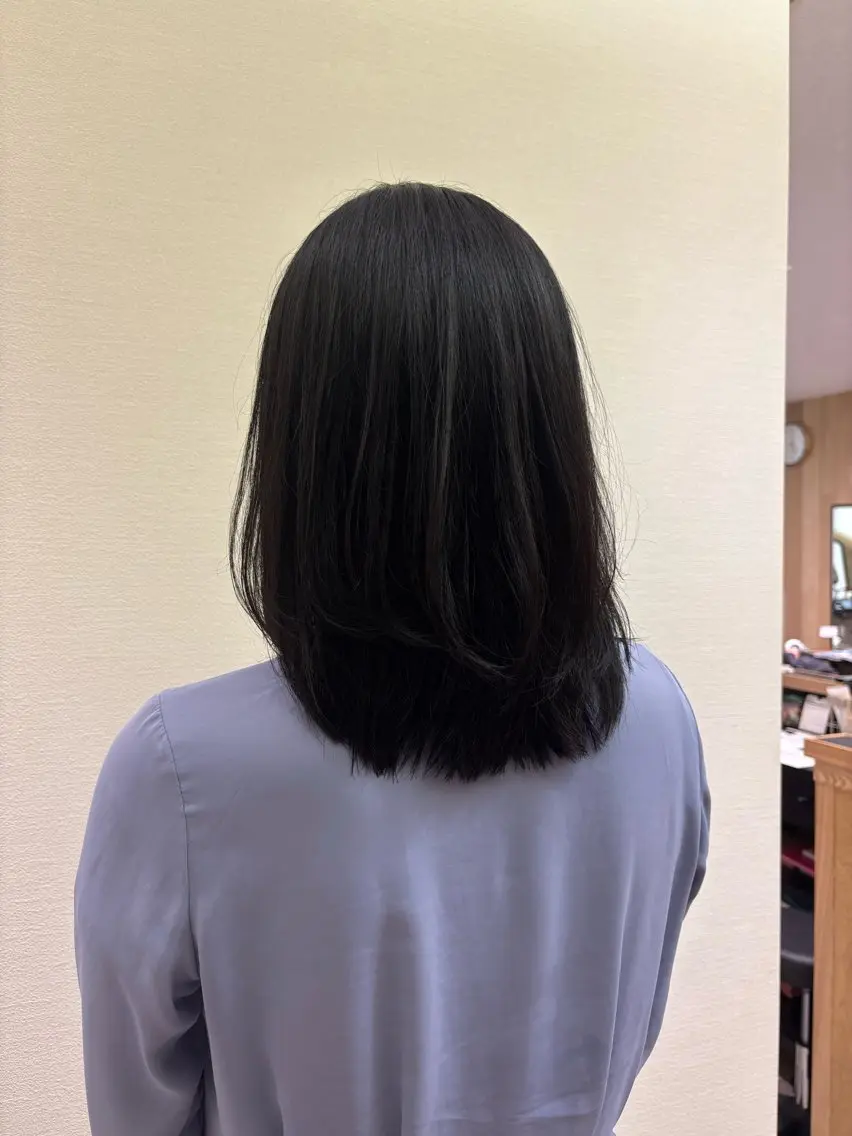 セミロング RUDDER 小泉のヘアスタイル