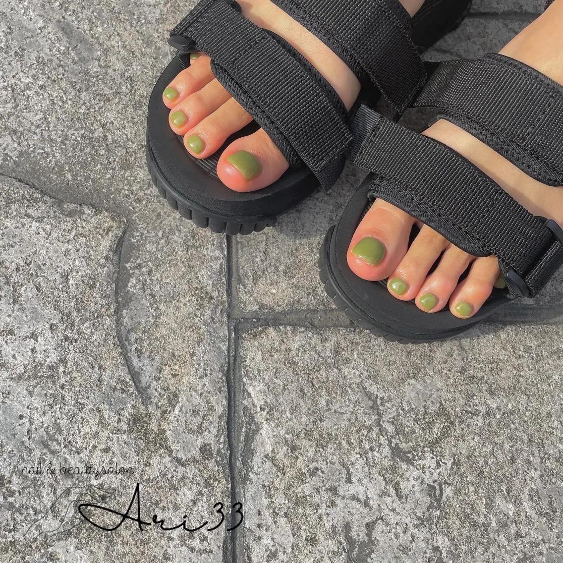 ネイル フットネイル ワンカラーネイル プライベートサロン Ari33nailのネイルデザイン