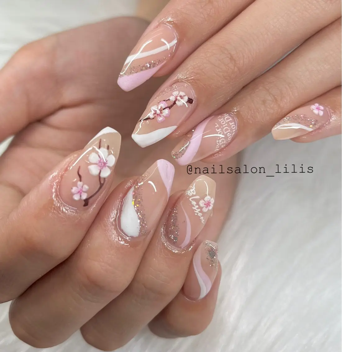 ネイル 桜ネイル nailsalon Lilisのネイルデザイン