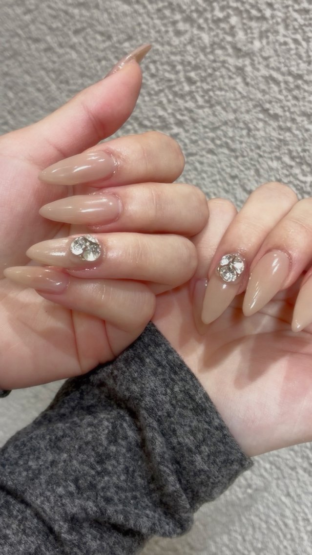 ネイル ストーンネイル モンタナ nailのネイルデザイン