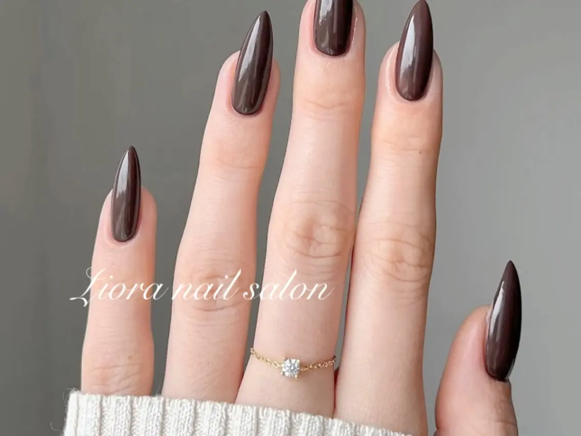 ネイル フレンチネイル ジェルネイル ガーリー グラデーション キラキラネイル ハンドネイル Liora nailのネイルデザイン