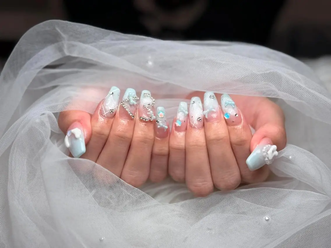 ネイル アートネイル 長さ出し ジェルネイル 韓国ネイル マグネットネイル ハンドネイル Cloudy Chan Nailのネイルデザイン