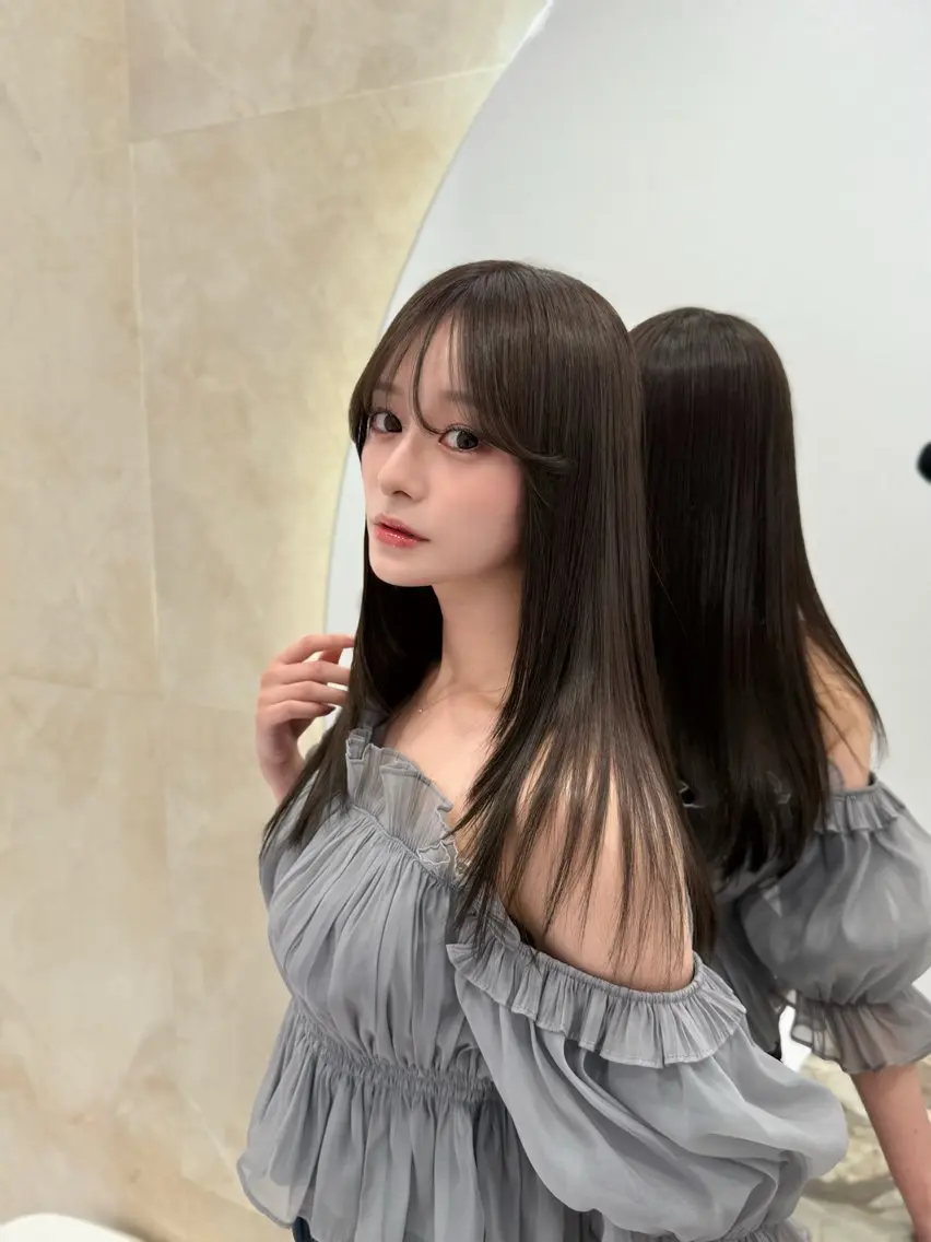 セミロング 韓国風レイヤー 日向 GINZAのヘアスタイル