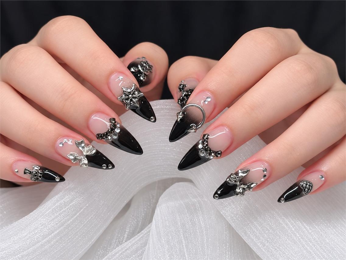 ネイル ロングネイル シルバー NAILS 168 大塚のネイルデザイン