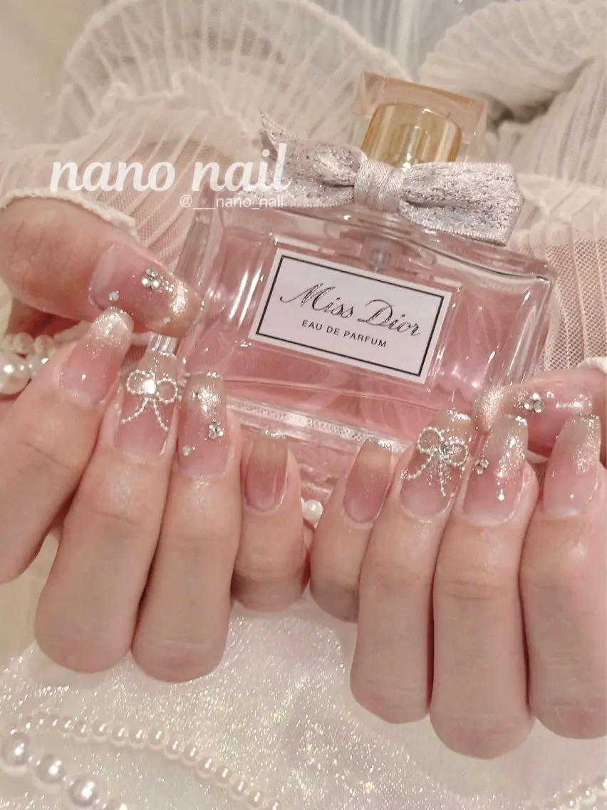 ネイル チークネイル ガーリー 氷ネイル・うるうるネイル マグネットネイル ハンドネイル ハンドケア nano nail☁ 丸の内💫のネイルデザイン