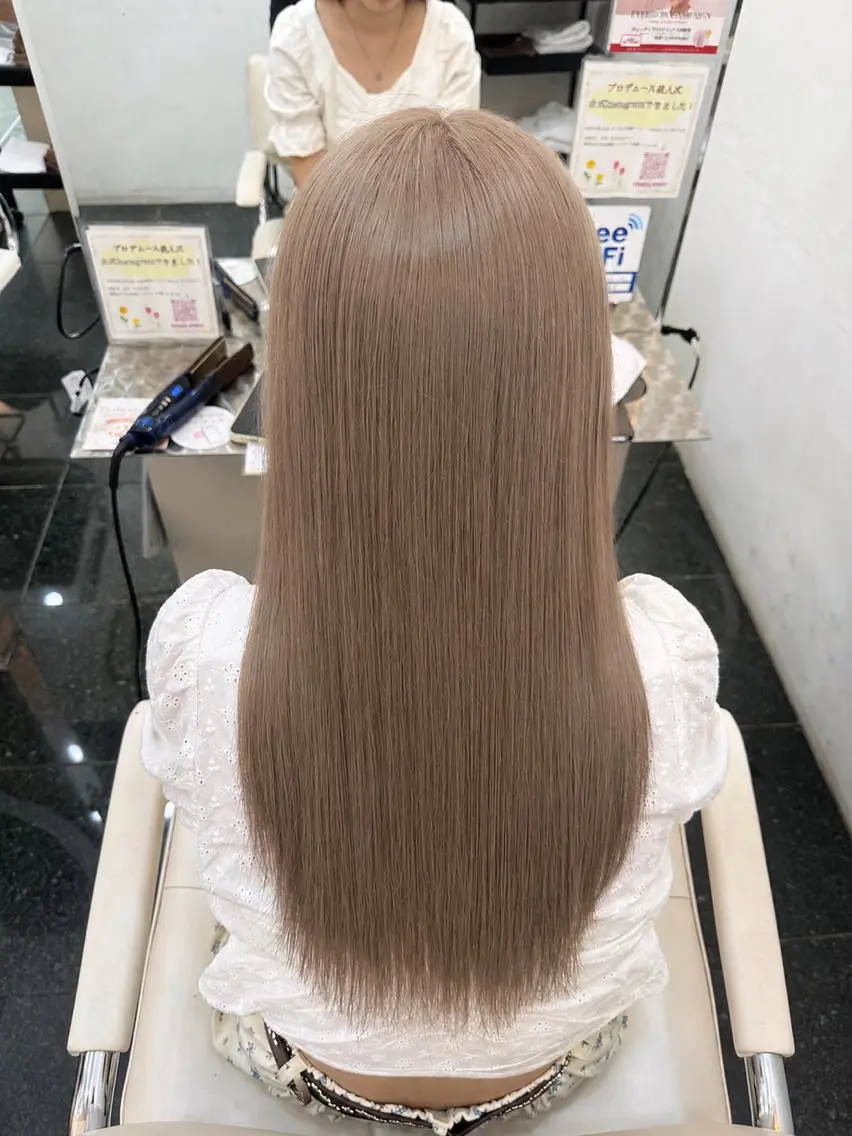 【ハイトーンやりたい方🌻】ブリーチありダブルカラー➕艶トリートメントの写真
