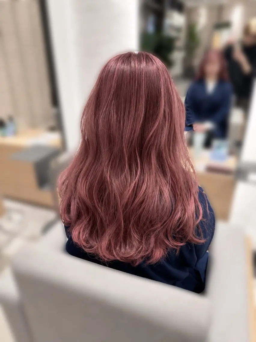 ロング カラー ロングレイヤー ベージュカラー ブリーチ 透明感カラー ピンクカラー カット ヘアカラー トリートメント 銀座/ハイレイヤー/ 艶髪カラー/田中颯士のヘアスタイル