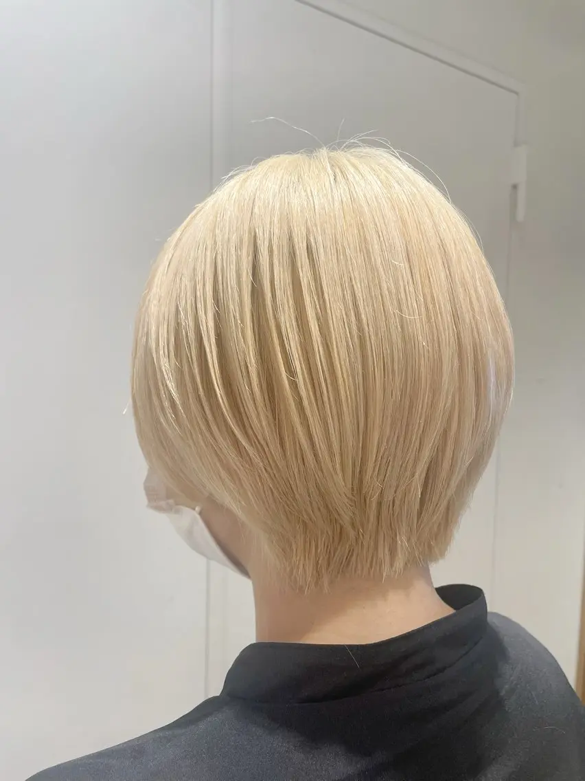 ショート カラー カット ヘアカラー トリートメント EIGHT新宿 新井彩斗のヘアスタイル