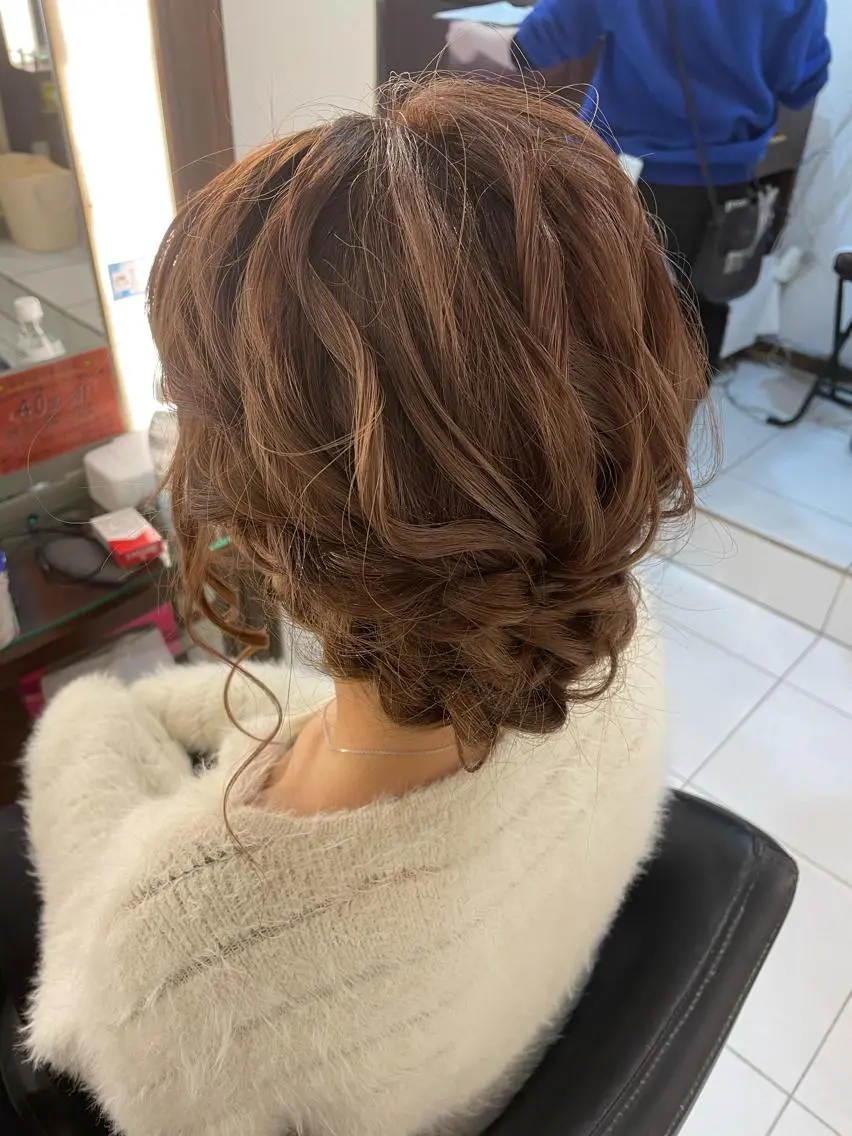 結婚式やパーティー、イベント事などのヘアセットの写真