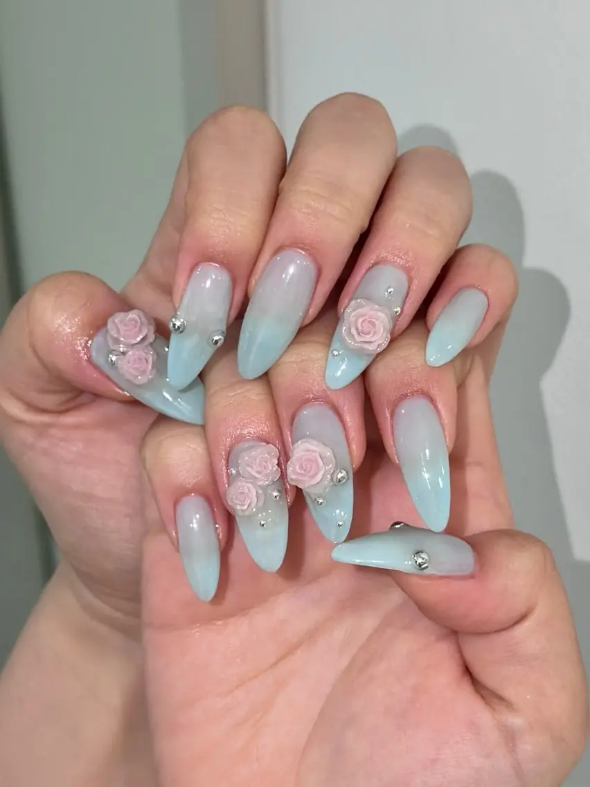 ネイル チークネイル ドット フットネイル フレンチネイル グラデーション ハンドネイル ハンドケア Nihonthy Nail 新宿のネイルデザイン