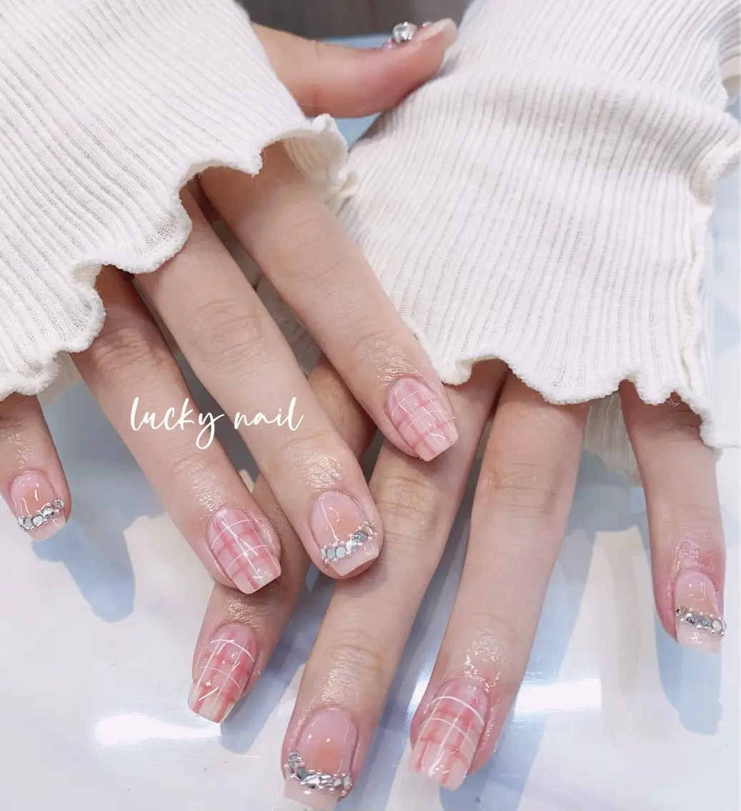 ネイル チークネイル 長さ出し ジェルネイル マグネットネイル 持ち込み Lucky nail  小林和希のネイルデザイン