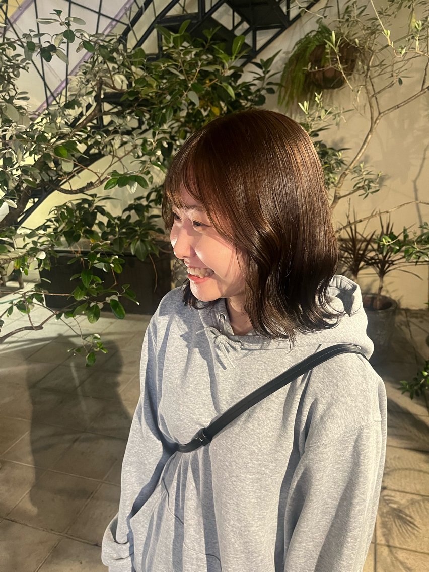 セミロング カラー くいた あやなのヘアスタイル