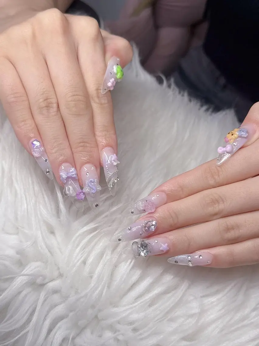 ネイル 長さ出し グラデーション 卒業式 キラキラネイル マグネットネイル Lee Nailsのネイルデザイン