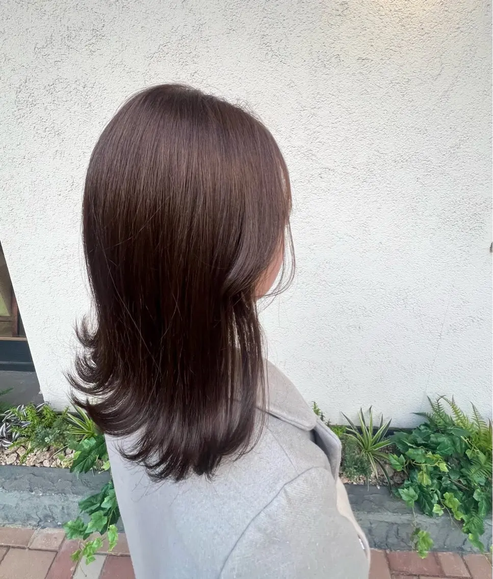 ミディアム カラー 上村 音寧のヘアスタイル