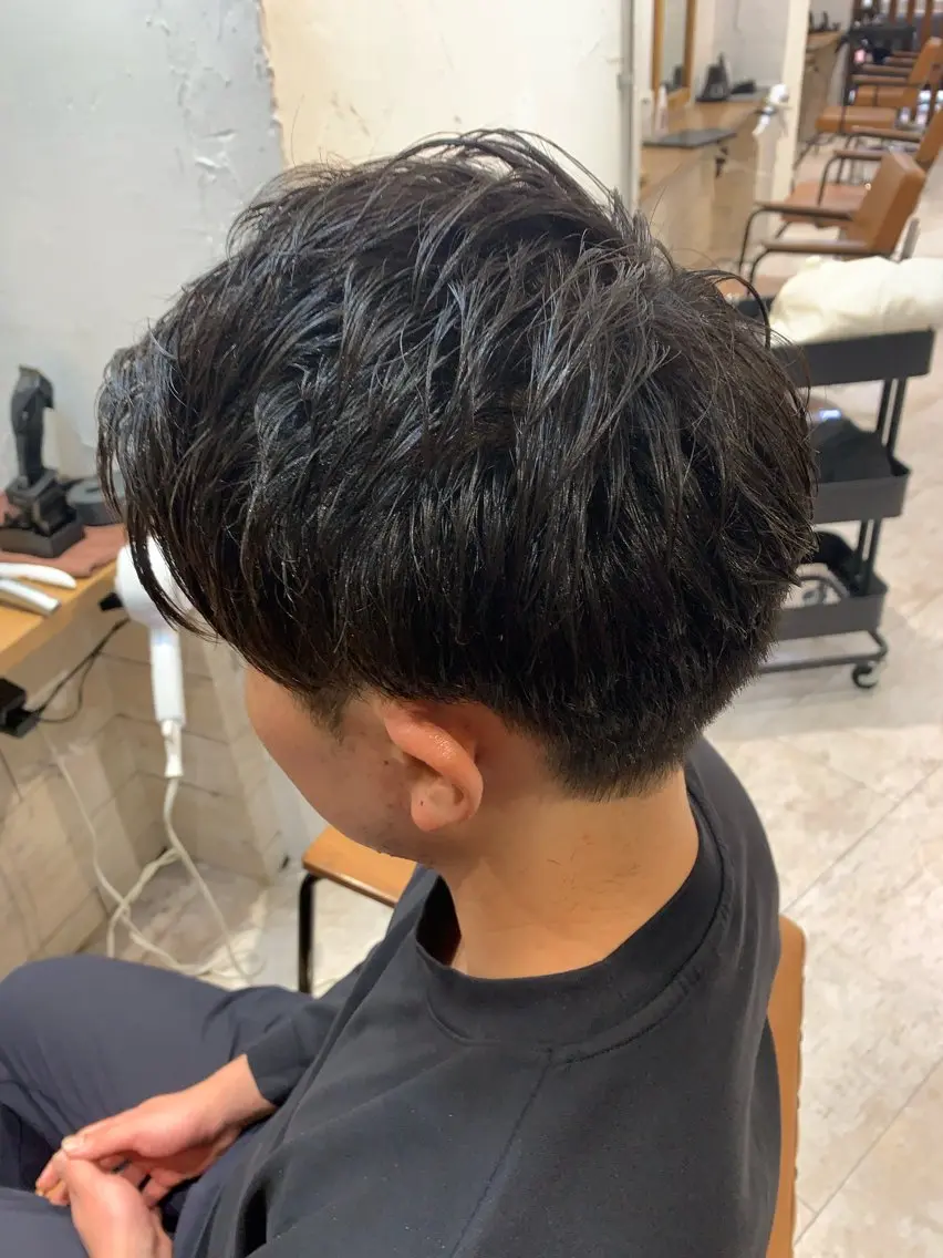 ミディアム パーマ メンズデザイナー Jojiのヘアスタイル