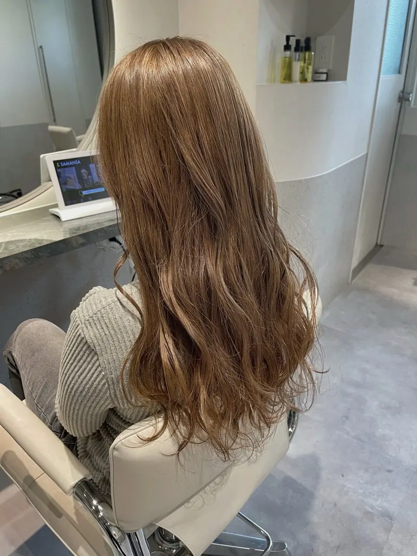 ロング カラー ベージュカラー ブリーチ ブリーチなしカラー 学生 トリートメント ヘアカラー 仙台/ベージュ／ 艶カラー／三宅空翔のヘアスタイル