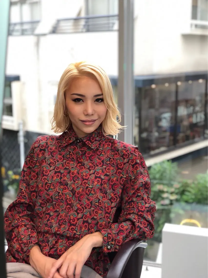 セミロング カラー 抜きっぱなしブロンド ブロンド ヘアカラー トリートメント BRAIDS💎愛子 大人ハイライト💎のヘアスタイル