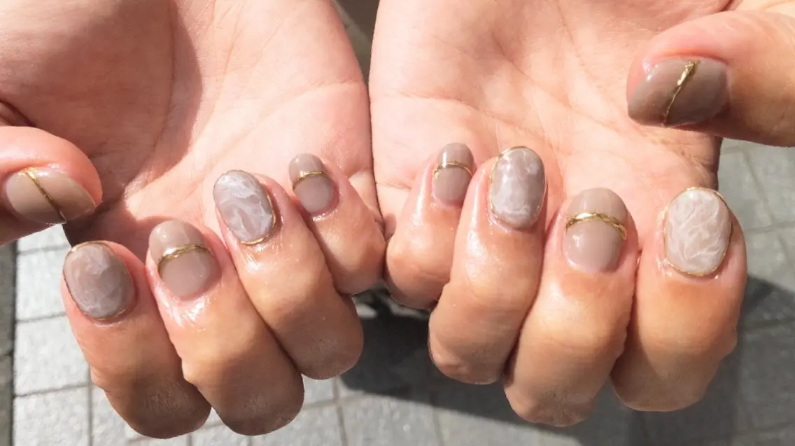 ネイル ゴールド ミラーネイル ニュアンスネイル MIURA＊ HIROKOのネイルデザイン