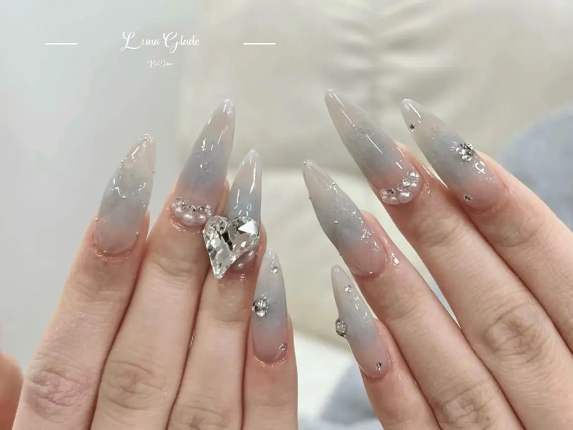 ネイル ハンドネイル Luna Gladeのネイルデザイン