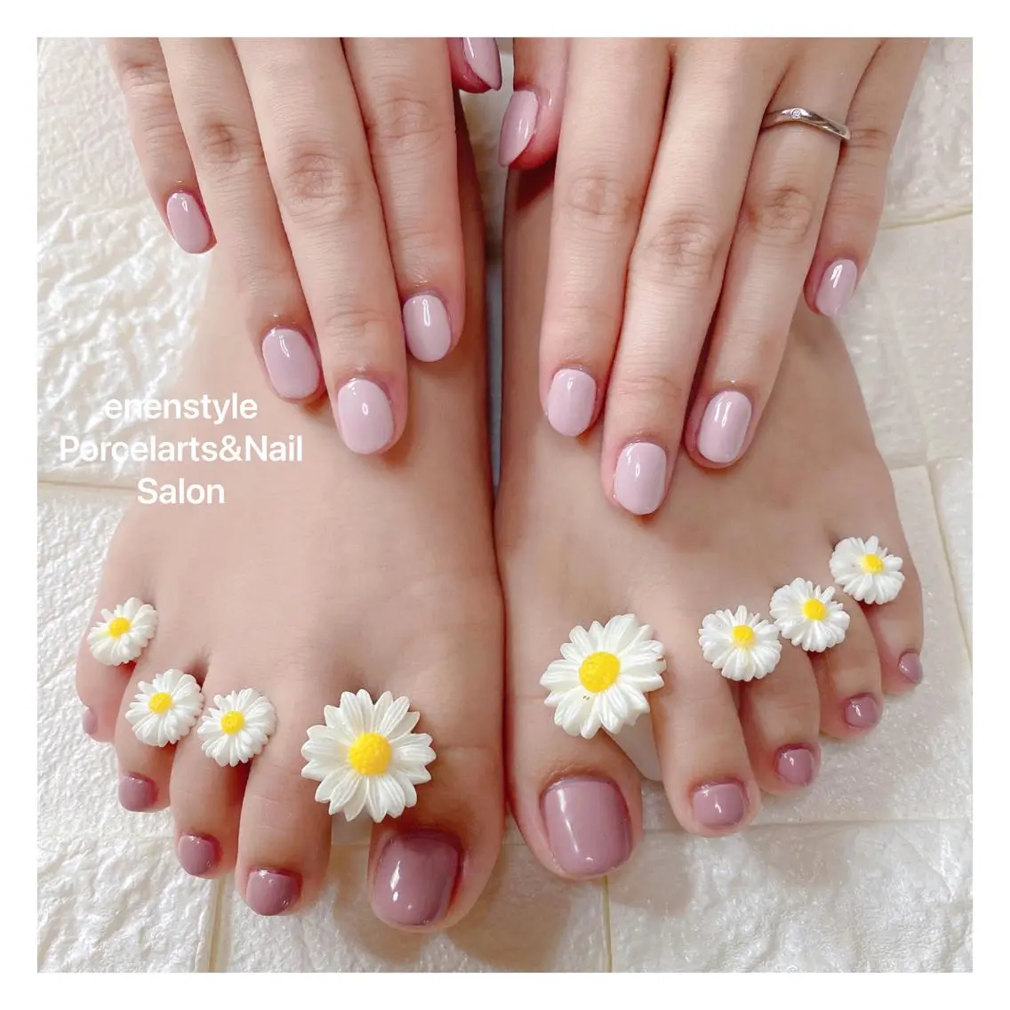 ミディアム ネイル 🐾enen style 🐾のネイルデザイン