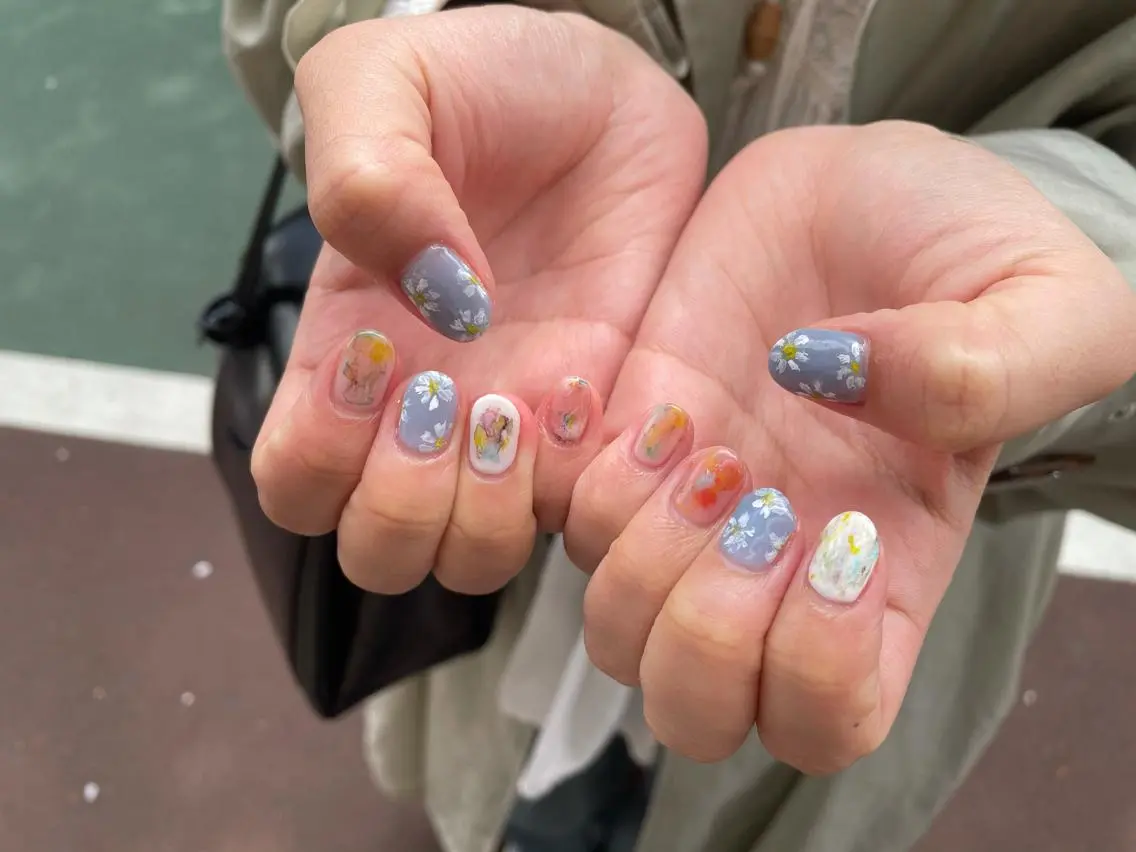 ネイル はばすみれ🎀ﾈｲﾙ 光ﾌｪｲｼｬﾙ ﾍｱのネイルデザイン