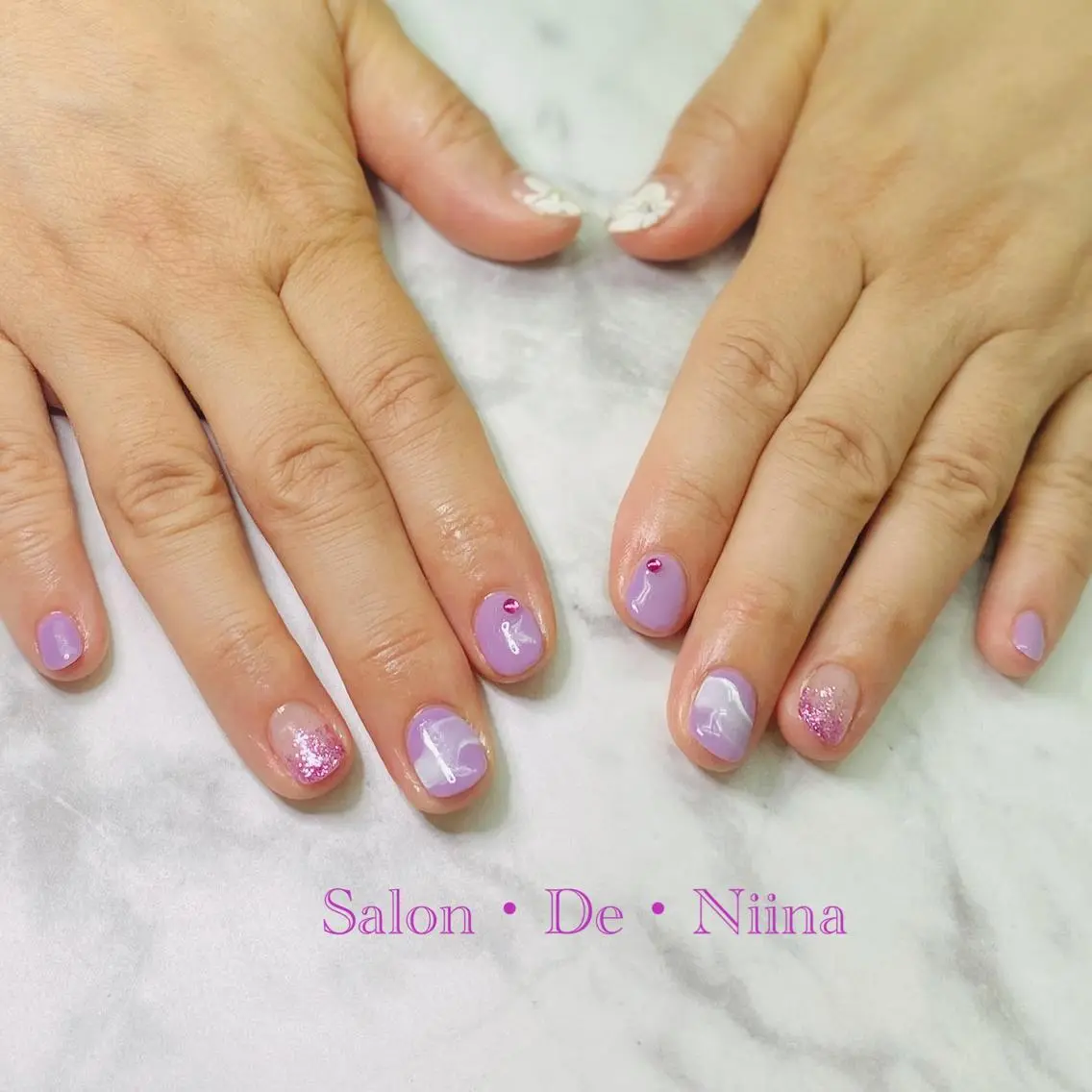 ネイル ニュアンスネイル ショートネイル ボディビルダーSal on.DeNiinaのネイルデザイン