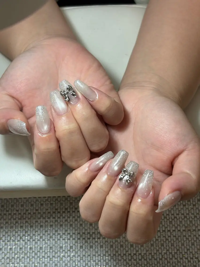 ネイル オーロラネイル ブルー チークネイル 長さ出し フットネイル ハンドネイル Kaki ちゃんのネイルデザイン