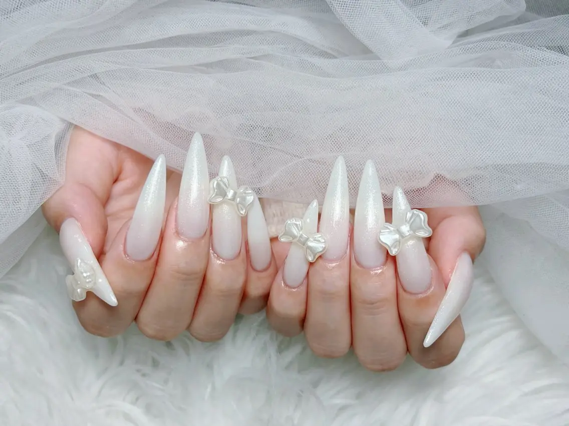 ネイル チークネイル ドット フレンチネイル グラデーション 韓国ネイル ハンドネイル Cloudy Chan Nailのネイルデザイン