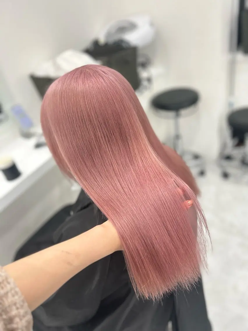 カラー ケアカラー ヘアカラー 🤍ハイトーン寒色 🤍MADOKAのヘアスタイル