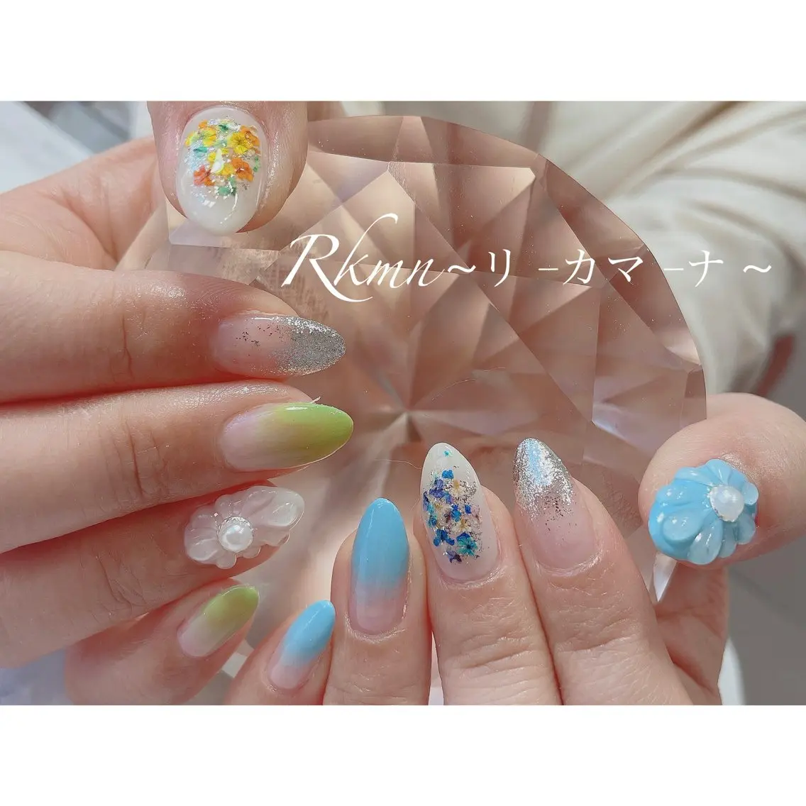 ネイル アートネイル ブルー フラワーネイル グラデーション グリーン ハンドネイル フットネイル ハンドケア Rkmn ~リ-カマ-ナ~のネイルデザイン