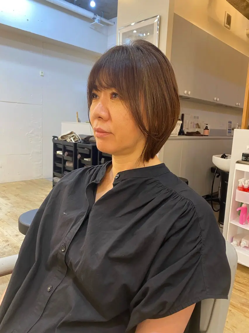 ミディアム レイヤーカット カット 艶カラー／ストレート かとうゆうき🍯のヘアスタイル
