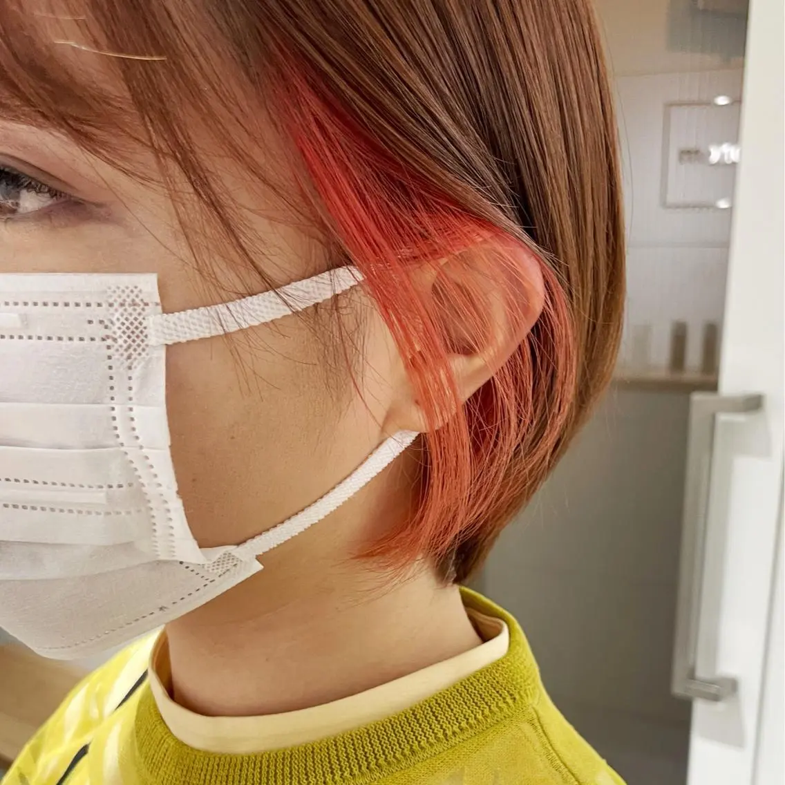 ショート カラー ブリーチ ケアブリーチ イヤリングカラー インナーカラー オレンジ ブリーチ/ハイトーン 艶カラー/ユリナのヘアスタイル