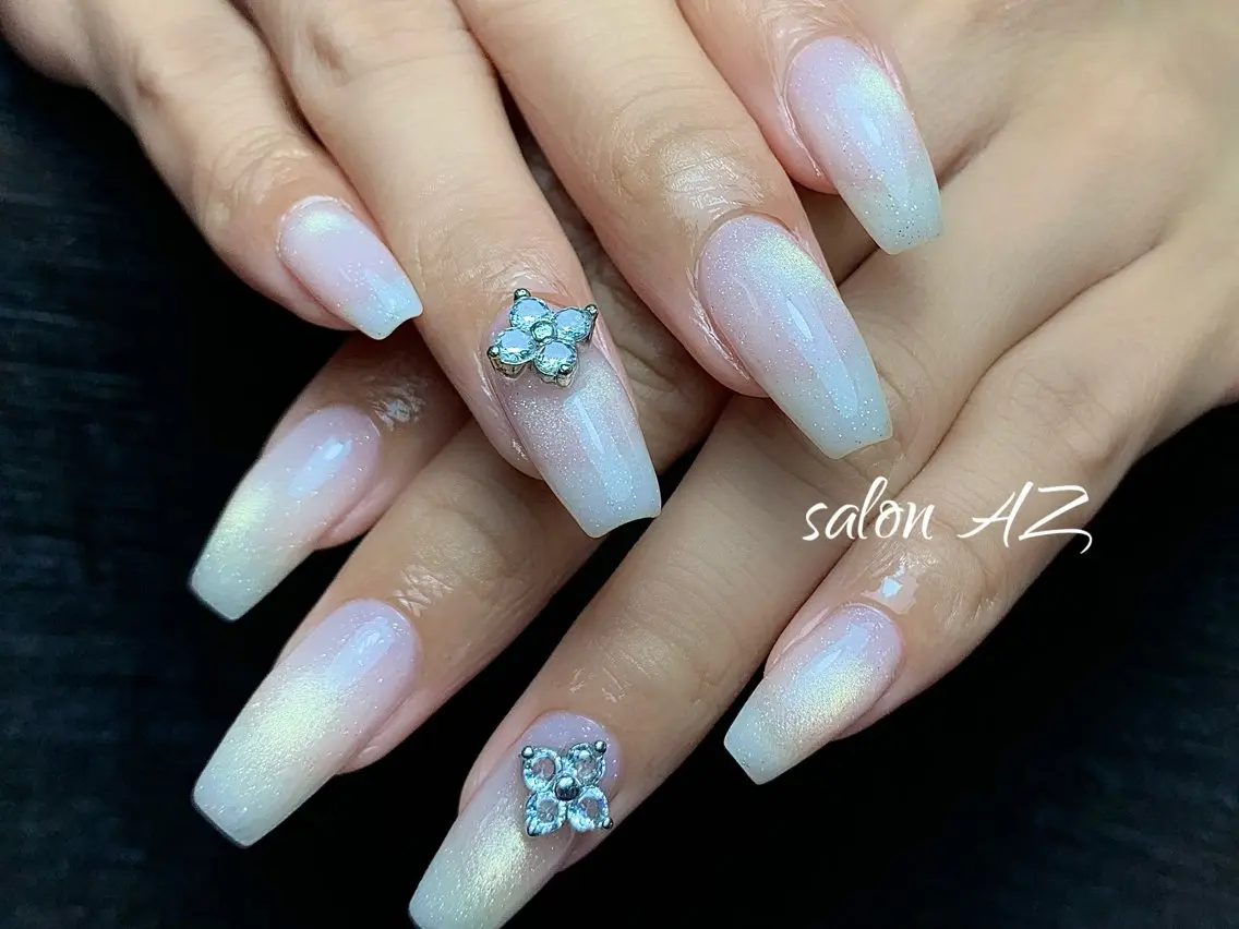 ネイル アートネイル フレンチネイル マグネットネイル ニュアンスネイル オフィスネイル ハンドネイル salon AZのネイルデザイン