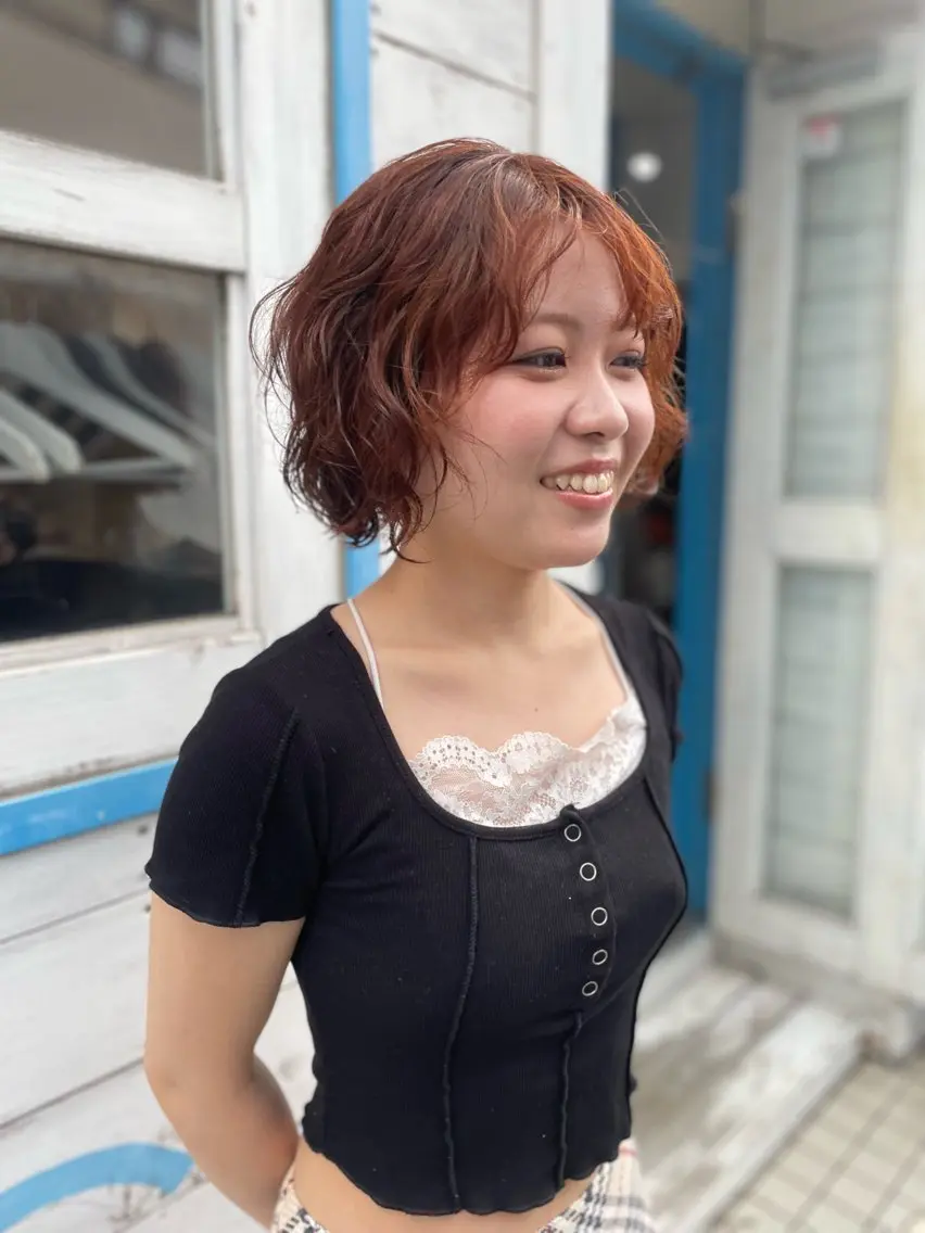 ミディアム ミディアムパーマ オレンジブラウン ヘアカラー 🫧Kaori 🫧のヘアスタイル