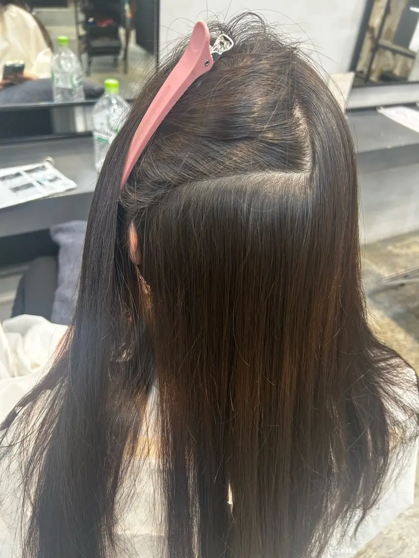 セミロング 小森田 果怜 カラー、縮毛矯正のヘアスタイル