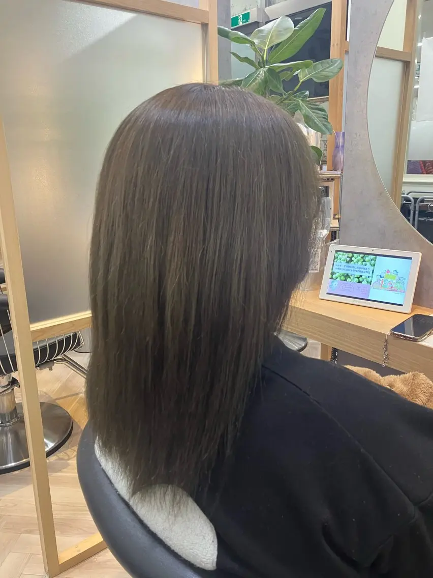 セミロング カラー ブラウンカラー オリーブブラウン せと みずは プロフ必読のヘアスタイル