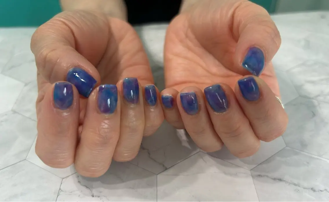 ネイル ニュアンスネイル 𝚜𝚘𝚛𝚊/ 練習モデル様募集中のネイルデザイン