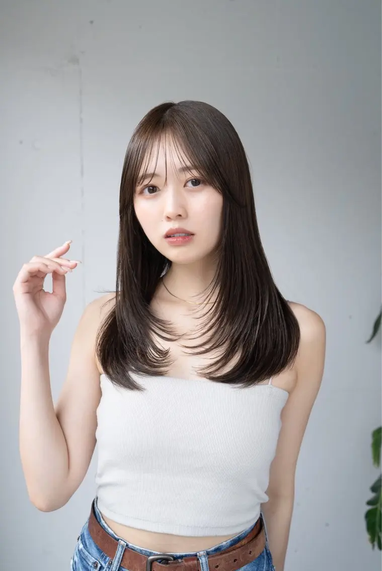 ロング レイヤーカット レイヤーカット/ 前髪顔周りカットのヘアスタイル