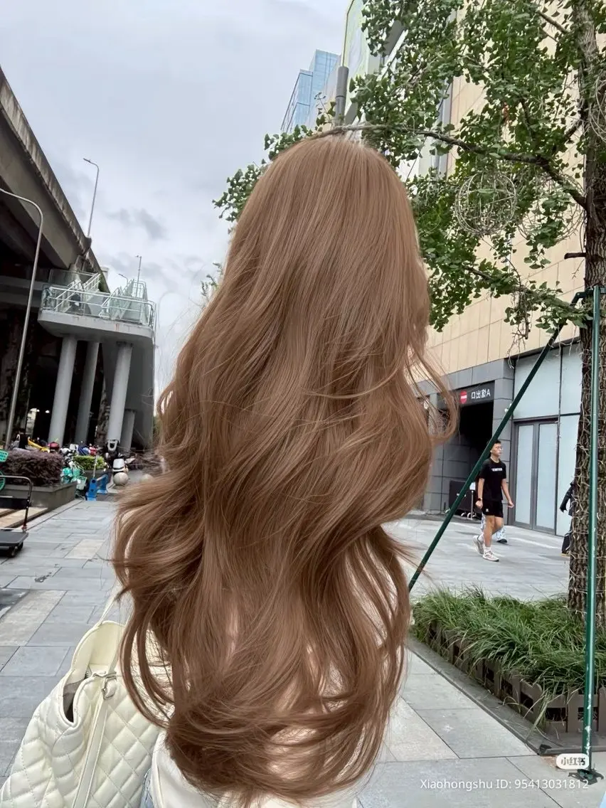 ロング カラー 🍀ブラウンベージュ sakura🍀のヘアスタイル