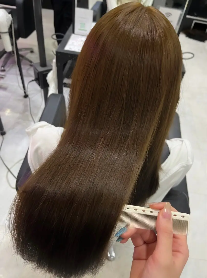 セミロング カラー ヘアカラー トリートメント 🦋REISA🦋 エクステ×ハイトーンのヘアスタイル