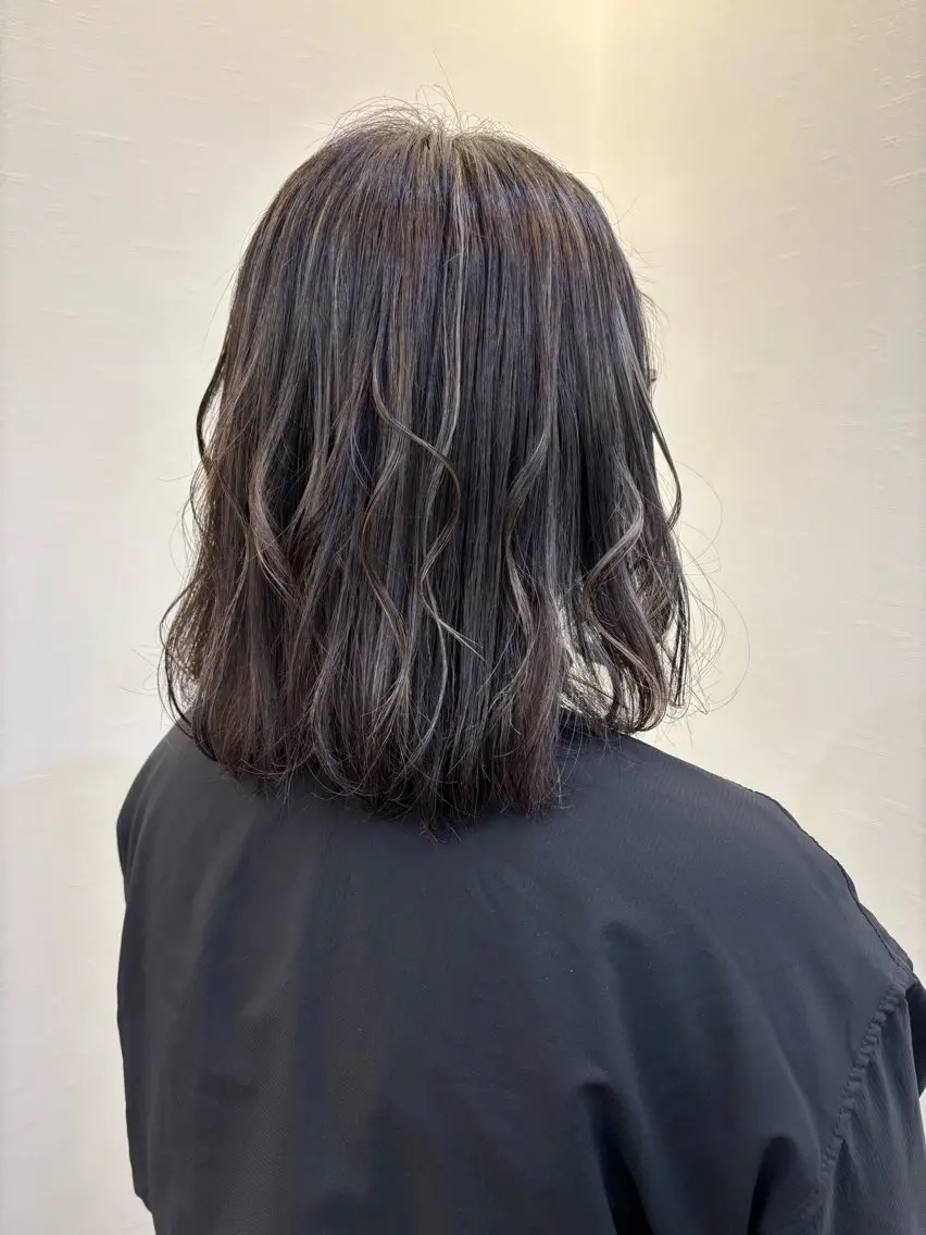 カラー ツノガイ エリのヘアスタイル