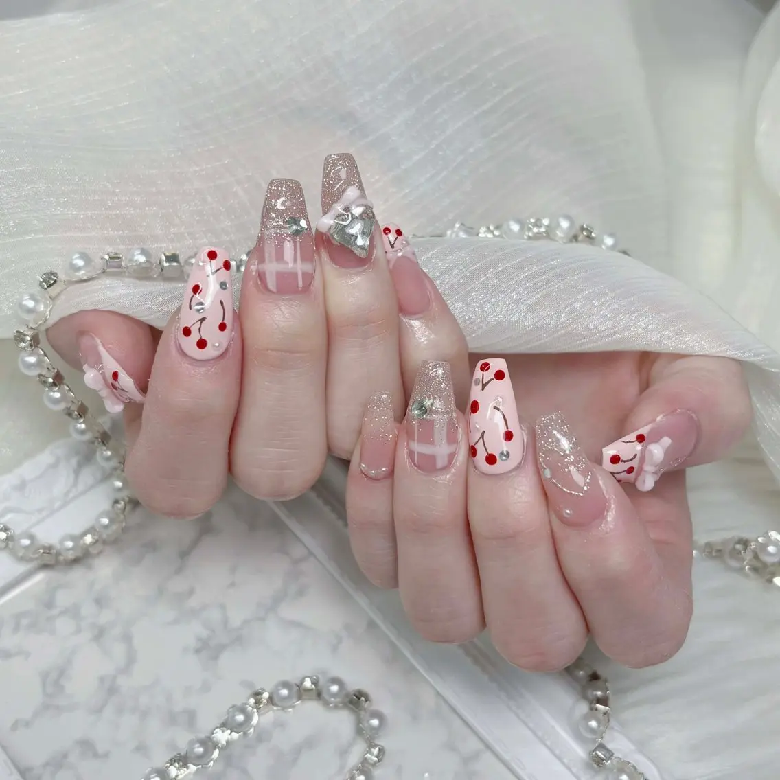 ネイル ハンドネイル フットネイル Chiee Bling.Nailのネイルデザイン