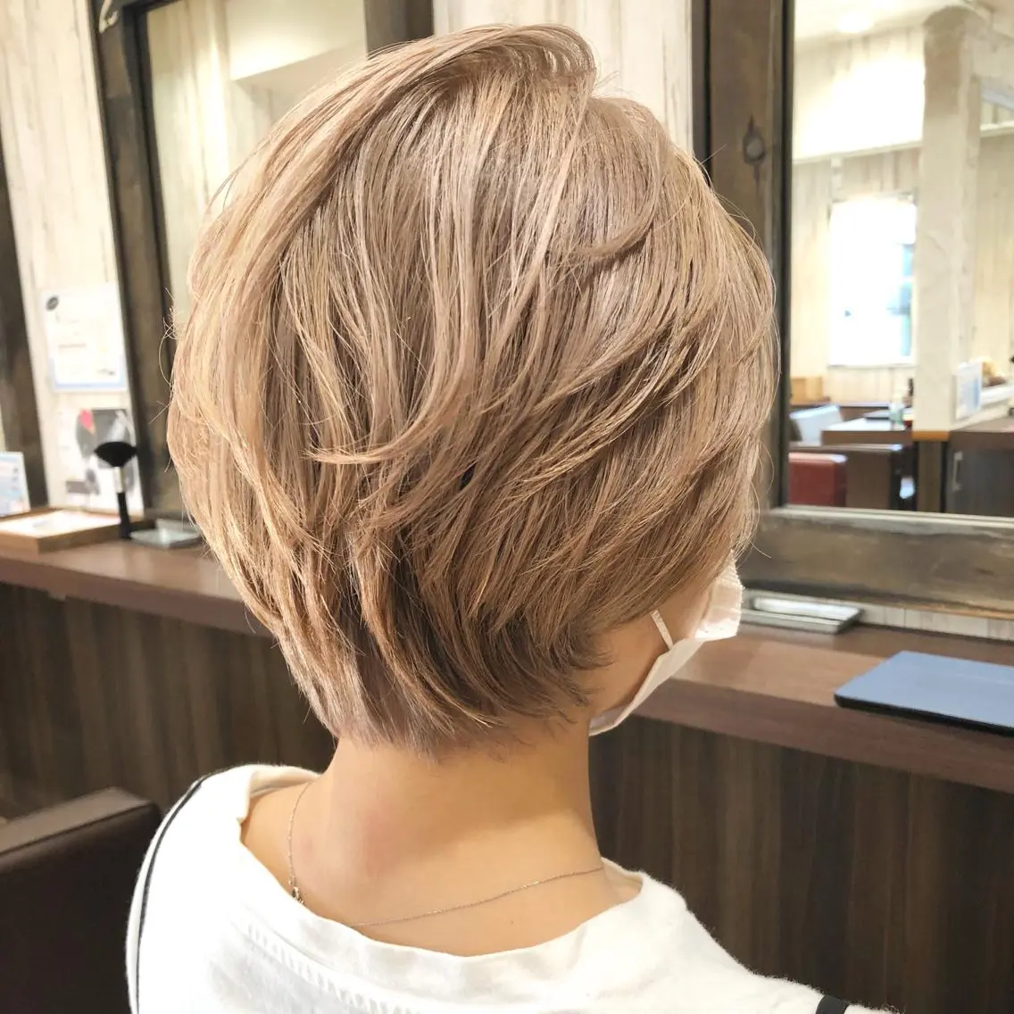 ショート カット ヘアカラー トリートメント 伊藤 みきのヘアスタイル