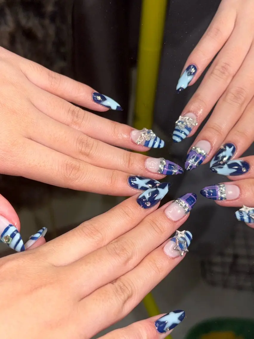 ネイル ボーダー 33nail✴️栄 スミレ❇️Gel-xのネイルデザイン