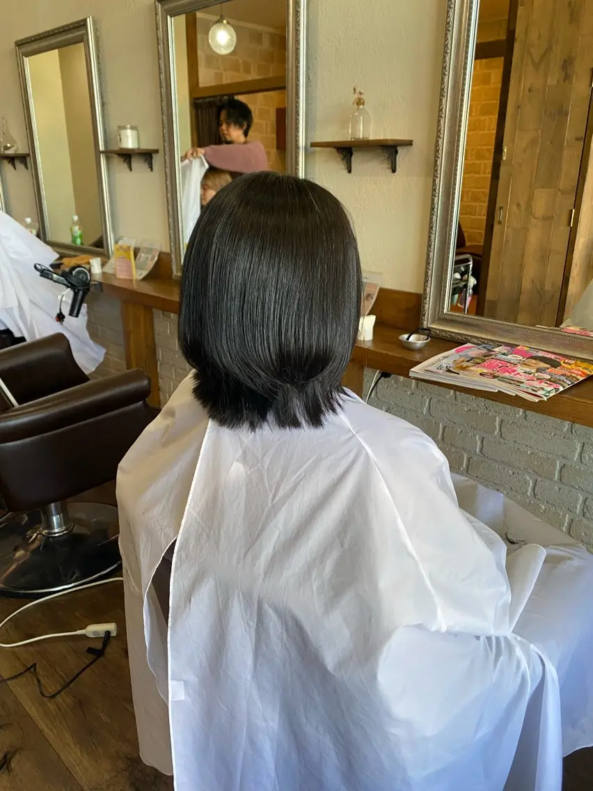 ミディアム 肥田 夕蘭のヘアスタイル